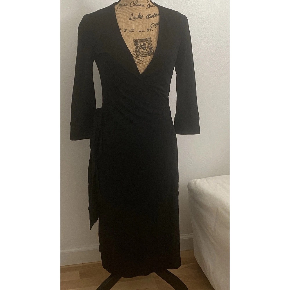 Diane Von Furstenberg Classic Black Wrap Dress Size 2